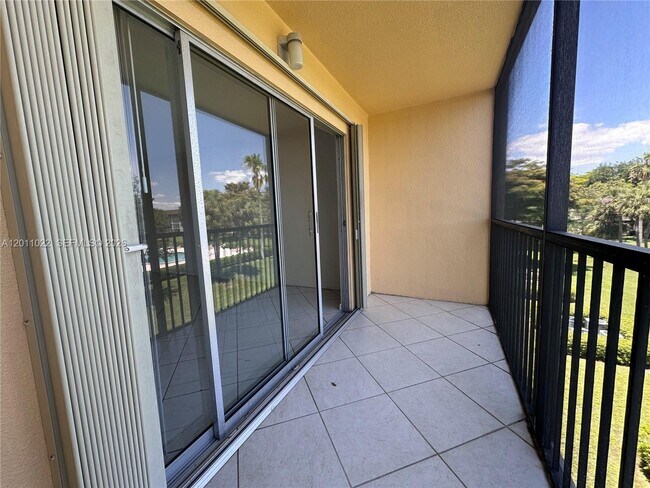 Building Photo - 13455 SW 16th Ct