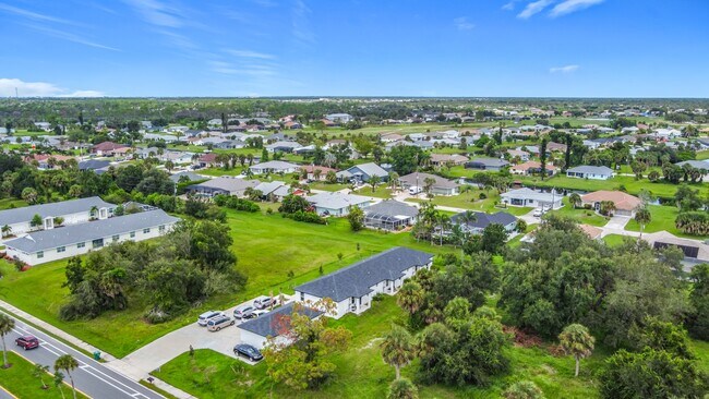 Building Photo - 260 Rotonda Blvd W