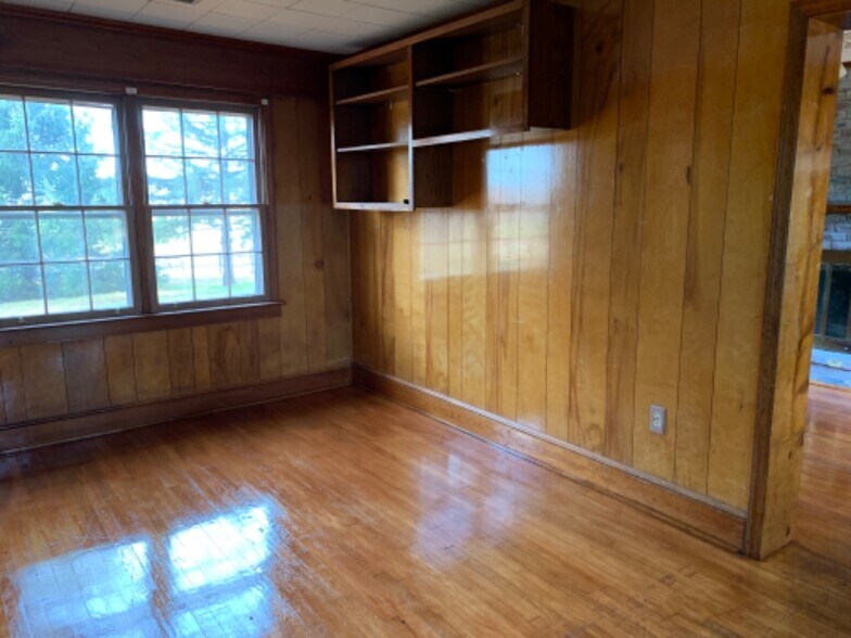 Building Photo - 14201 Harrowgate Rd