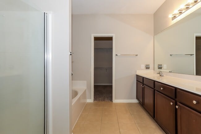 Building Photo - 20718 Round Key Dr