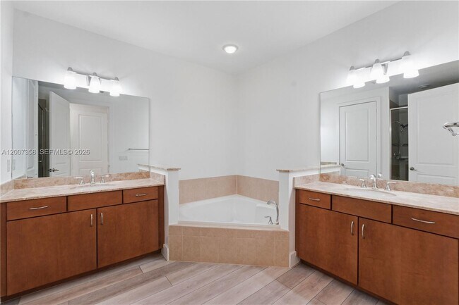 Building Photo - 13012 Riverwalk Cir N