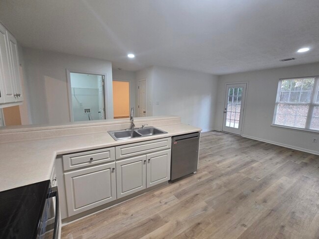 Building Photo - 496 Connemara Trail