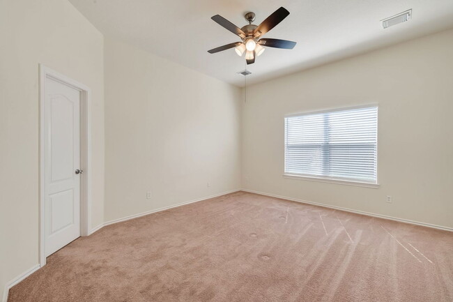 Building Photo - 9830 Lynette Falls Dr