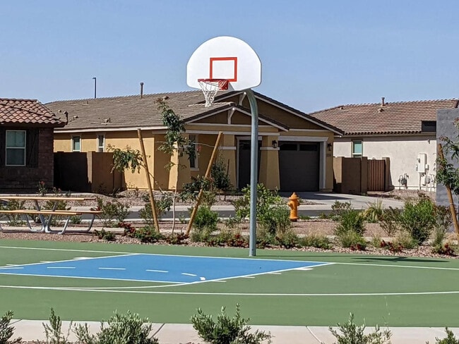 Building Photo - 2250 E Kelly Dr