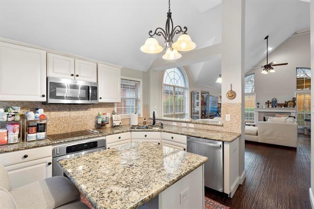 Building Photo - 14584 Evergreen Ct