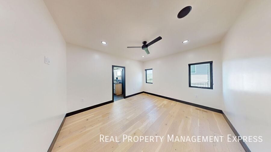 Building Photo - 313 N Red Spruce Ave