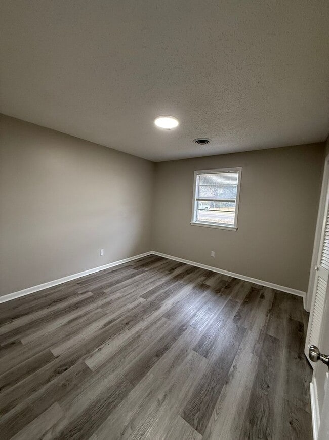 Building Photo - 451 S Thomas St