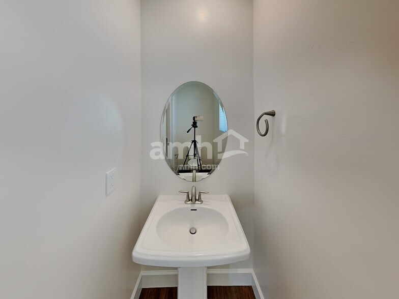 Building Photo - 2357 E Tumbleweed Rd