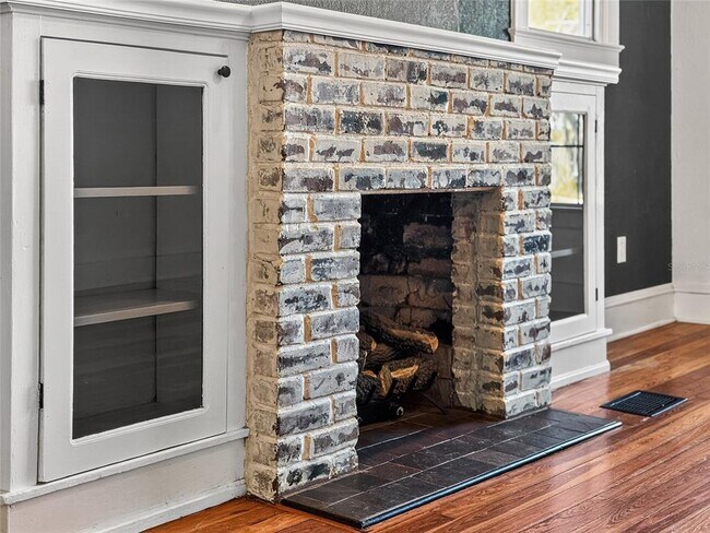 Building Photo - 1016 E Washington Ave