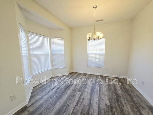 Building Photo - 1657 Comanche Run