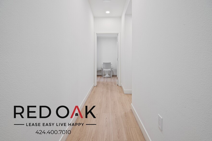 Building Photo - 7810 Topanga Canyon Blvd