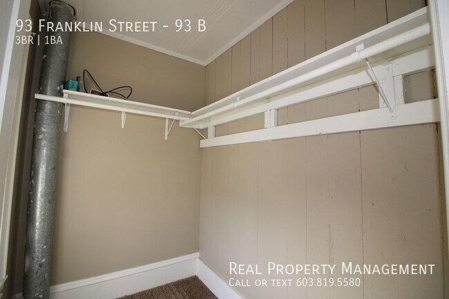 Building Photo - Spacious 3 Bedroom Duplex in Somersworth!
