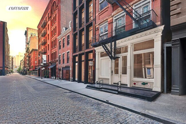 Building Photo - 153 Mercer St