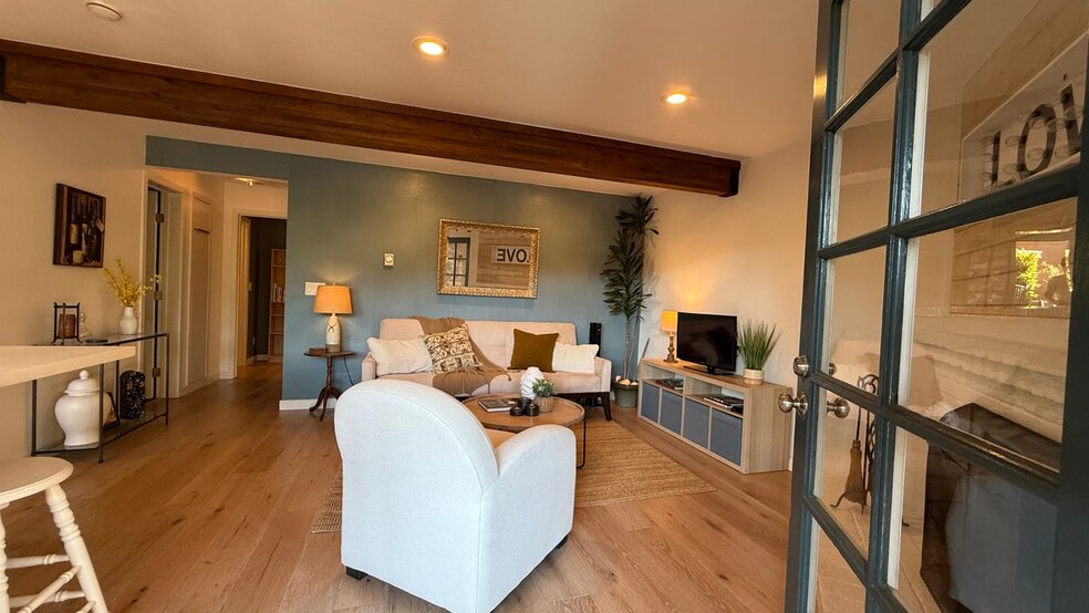 Building Photo - 106 Stanford Way