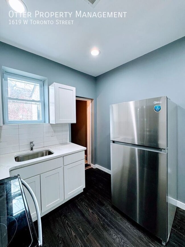 Building Photo - 1619 W Toronto St