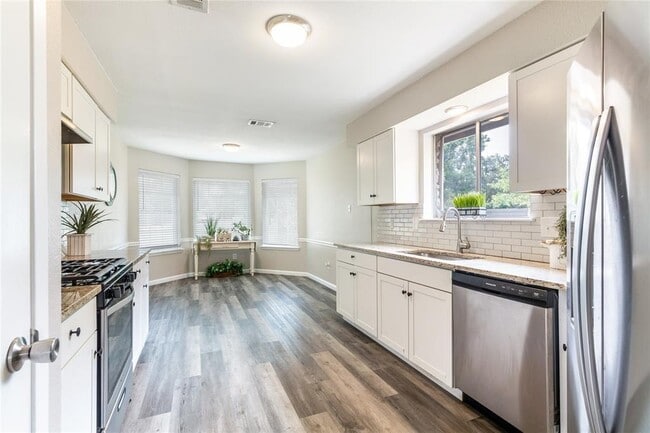 Building Photo - 16714 Pocono Dr