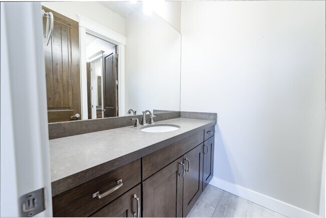 Building Photo - Stunning 3 Bed, 2.5 Bath Prescott Home wit...