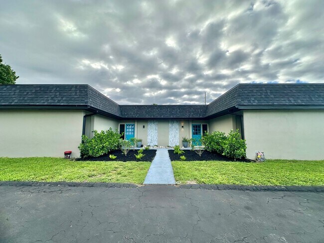 Building Photo - 3629 SE 15th Pl