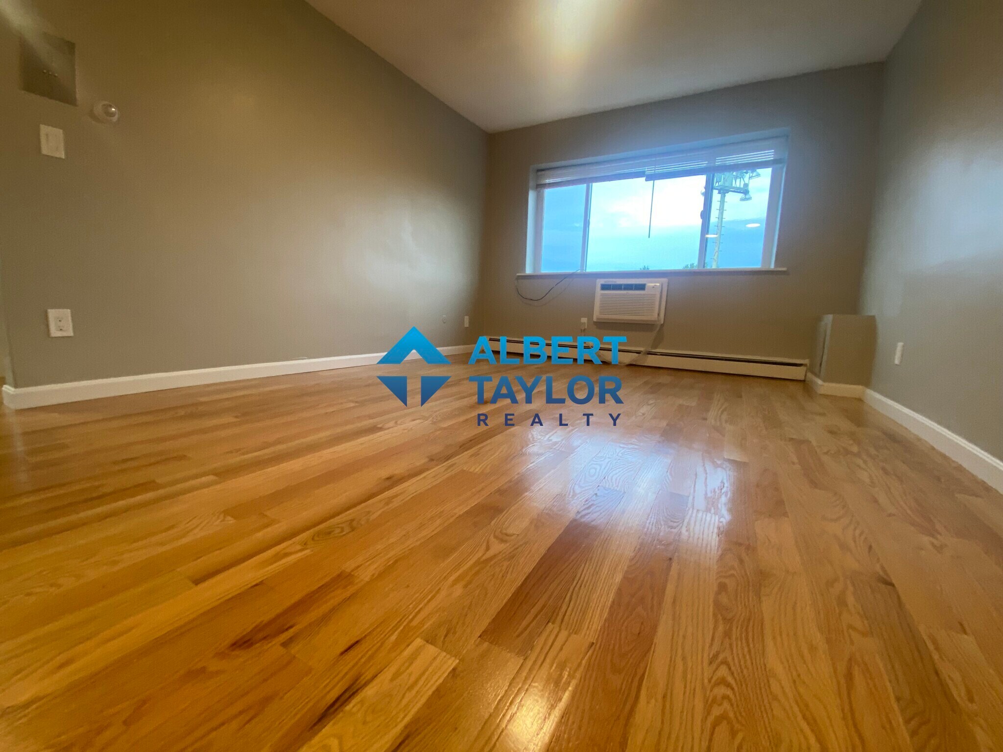 Building Photo - 226 Parker Hill Ave