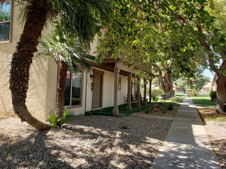 Building Photo - 3141 Pinehurst Dr