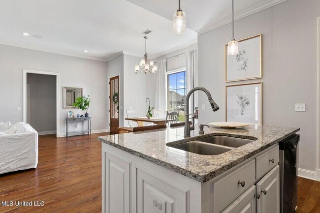 Building Photo - 3 Bed/2 Bath Home in Woodscape of Oakfield