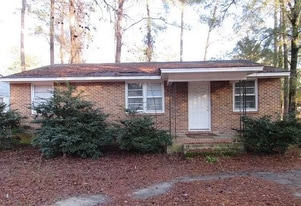 Building Photo - 1102 Sherwood Dr