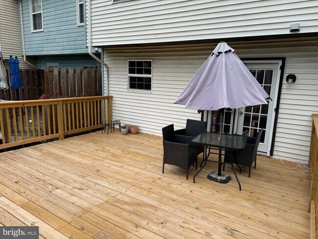 Building Photo - 7431 Shady Glen Terrace