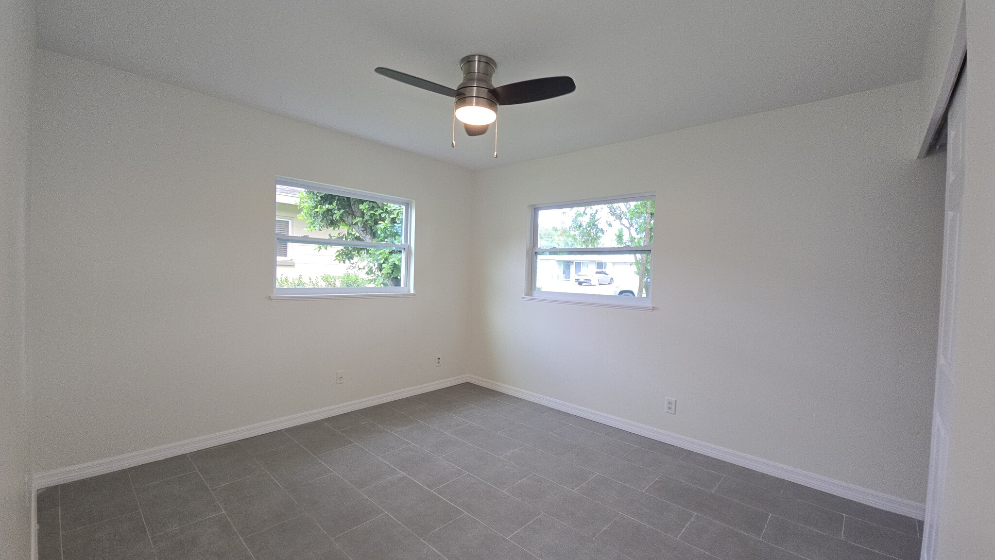 Building Photo - 115 15th Ave SW