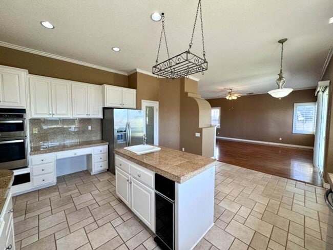 Building Photo - COMING SOON! Large Murrieta home available for LEASE!