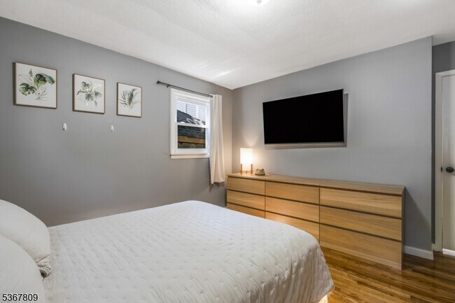 Building Photo - 9 Westervelt Pl