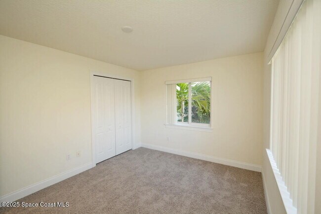 Building Photo - 123 Lancha Cir