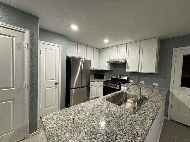 Building Photo - 7010 Solar Rdg