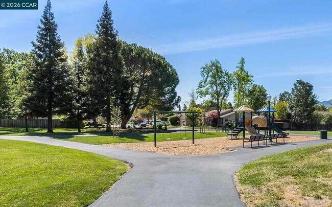 Building Photo - 340 Borica Dr