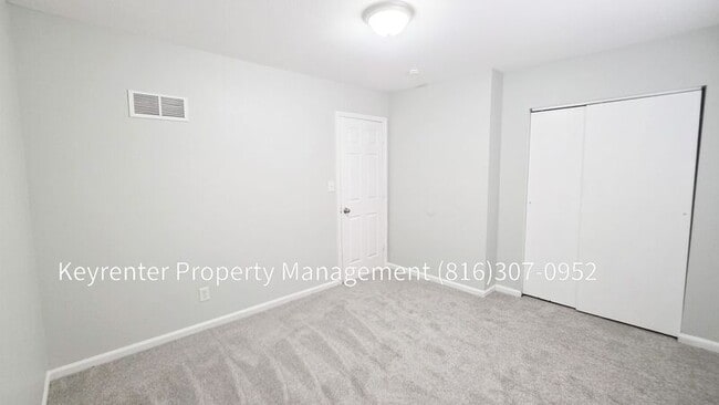 Building Photo - 1010 S Osage St