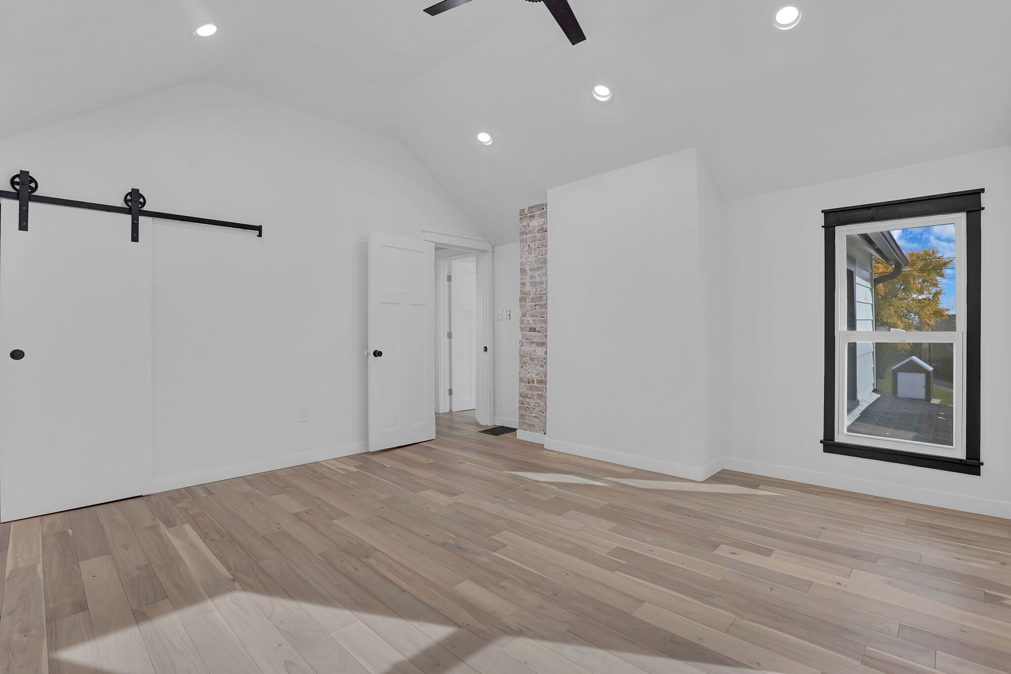 Building Photo - 119 N Ohio Ave