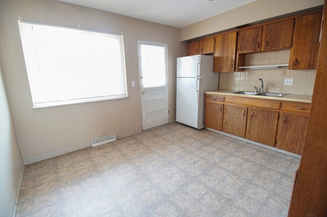 Building Photo - 3622 Ingalls St