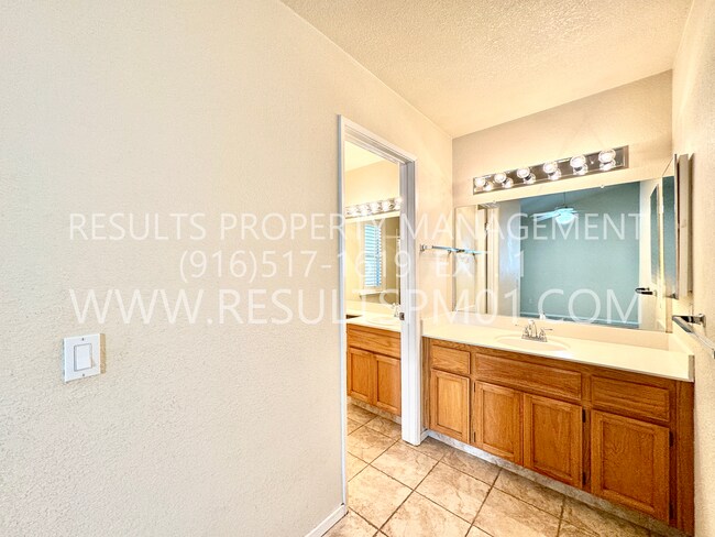 Building Photo - Charming 3-Bedroom Home in Prime Location