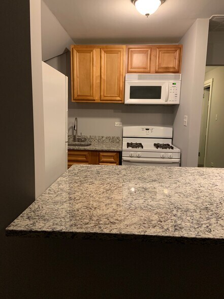 Building Photo - 7147 S Princeton Ave