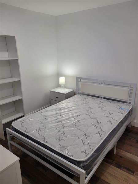 Building Photo - 291 SW 60th Ave