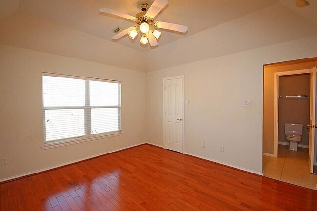 Building Photo - 3018 Ravensport Dr