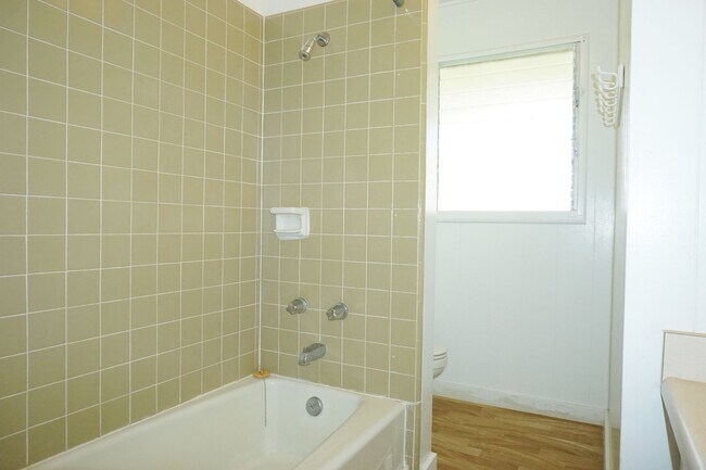 Building Photo - Pet Friendly Kailua House