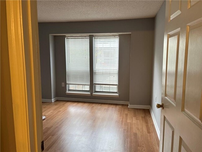 Building Photo - 612 Granville Ct