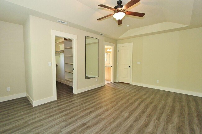 Building Photo - Immaculate Home w/Open Floor-Plan Nestled on the Boise Bench