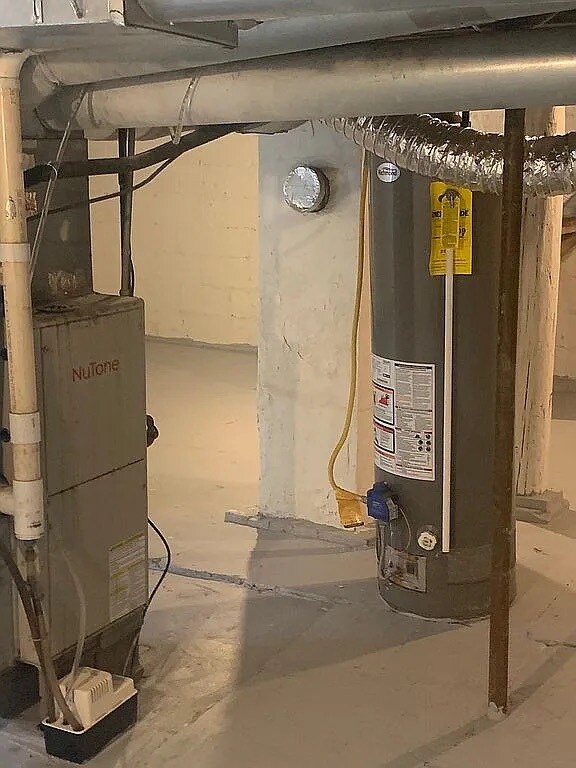 Building Photo - 2230 S 6th St