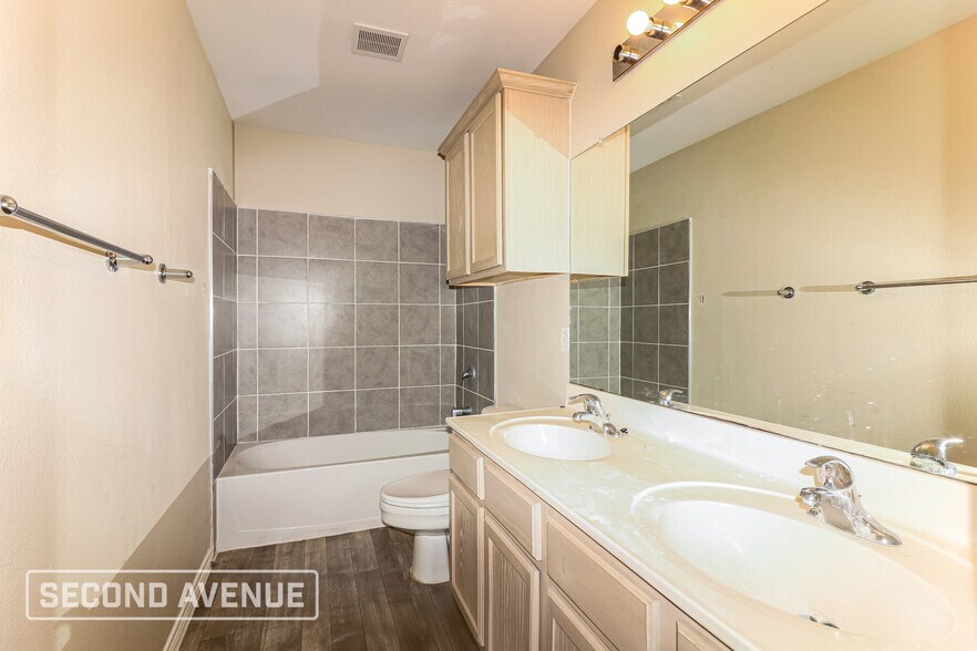 Building Photo - 7406 Lake Buchanan Ct