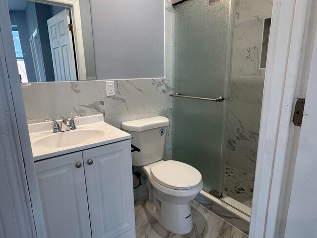 Building Photo - 155 Clifton Ave