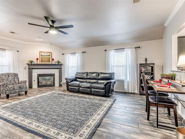 Building Photo - Gated 3 Bed 2 Bath 2 Car home of The Villa...