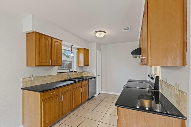 Building Photo - 1605 Morningside Dr