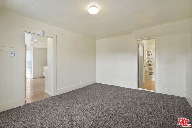 Building Photo - 351 Temple Ave