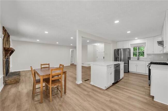 Building Photo - 5722 Port Dr